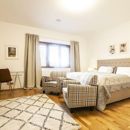 Prague Expat House Apartamento Exterior foto