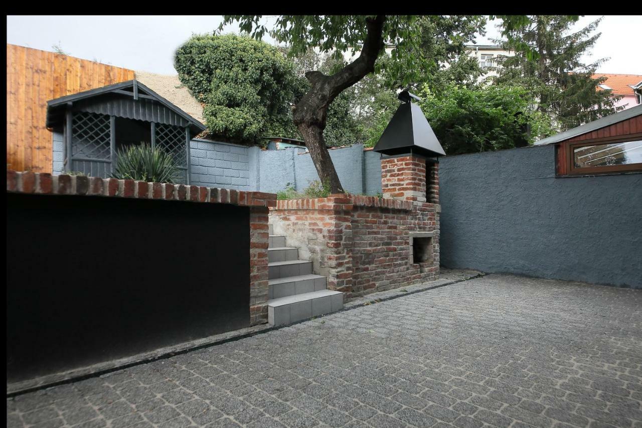 Prague Expat House Apartamento Exterior foto