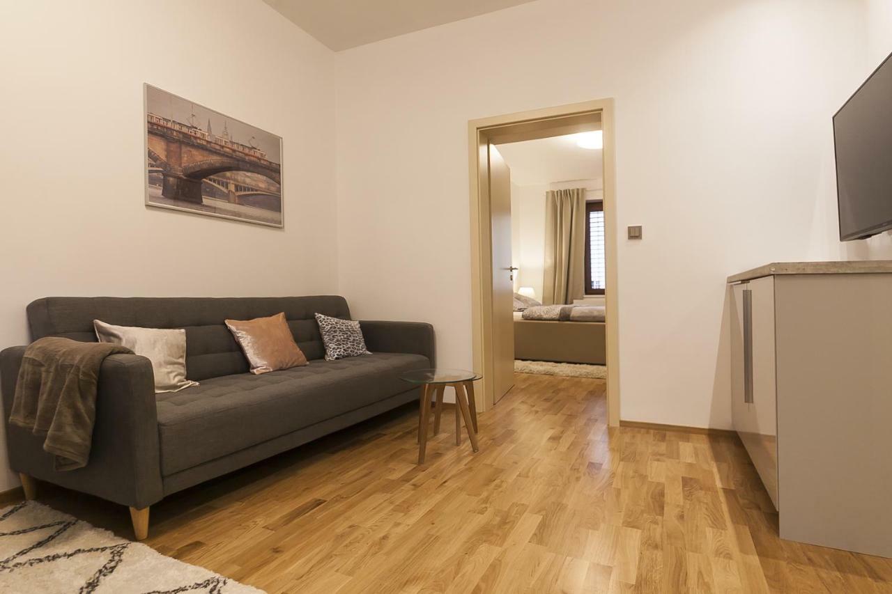 Prague Expat House Apartamento Exterior foto