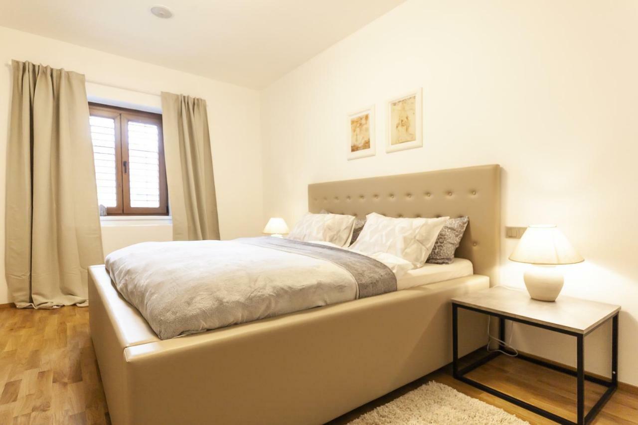 Prague Expat House Apartamento Exterior foto