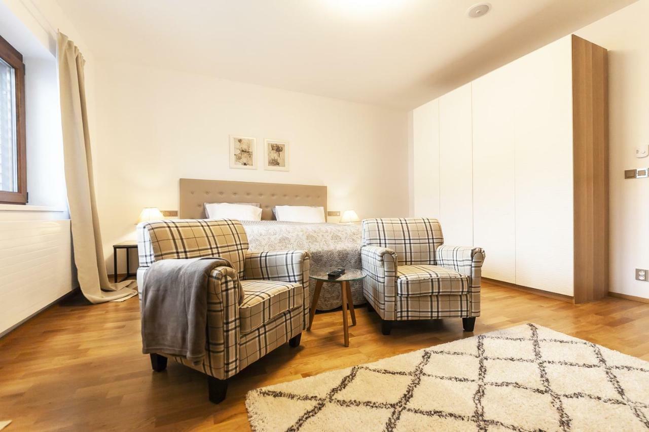 Prague Expat House Apartamento Exterior foto