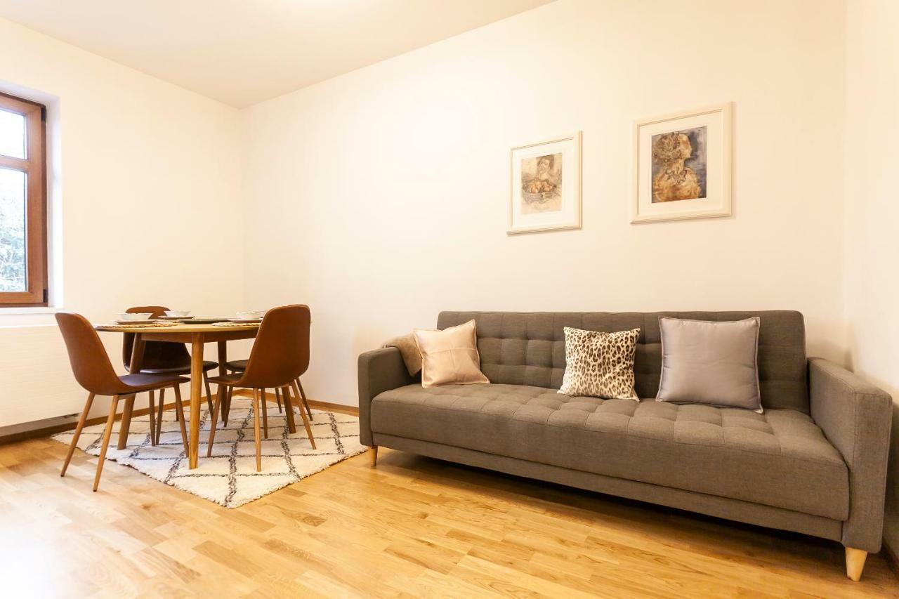 Prague Expat House Apartamento Exterior foto