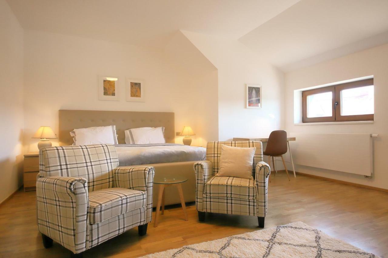 Prague Expat House Apartamento Exterior foto