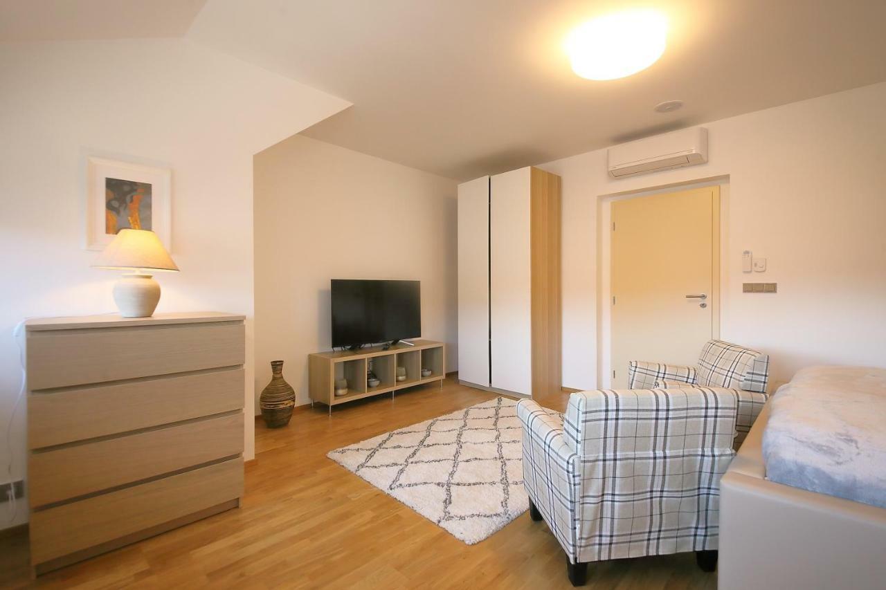 Prague Expat House Apartamento Exterior foto