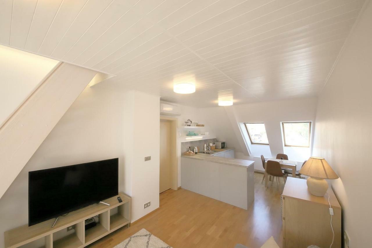 Prague Expat House Apartamento Exterior foto