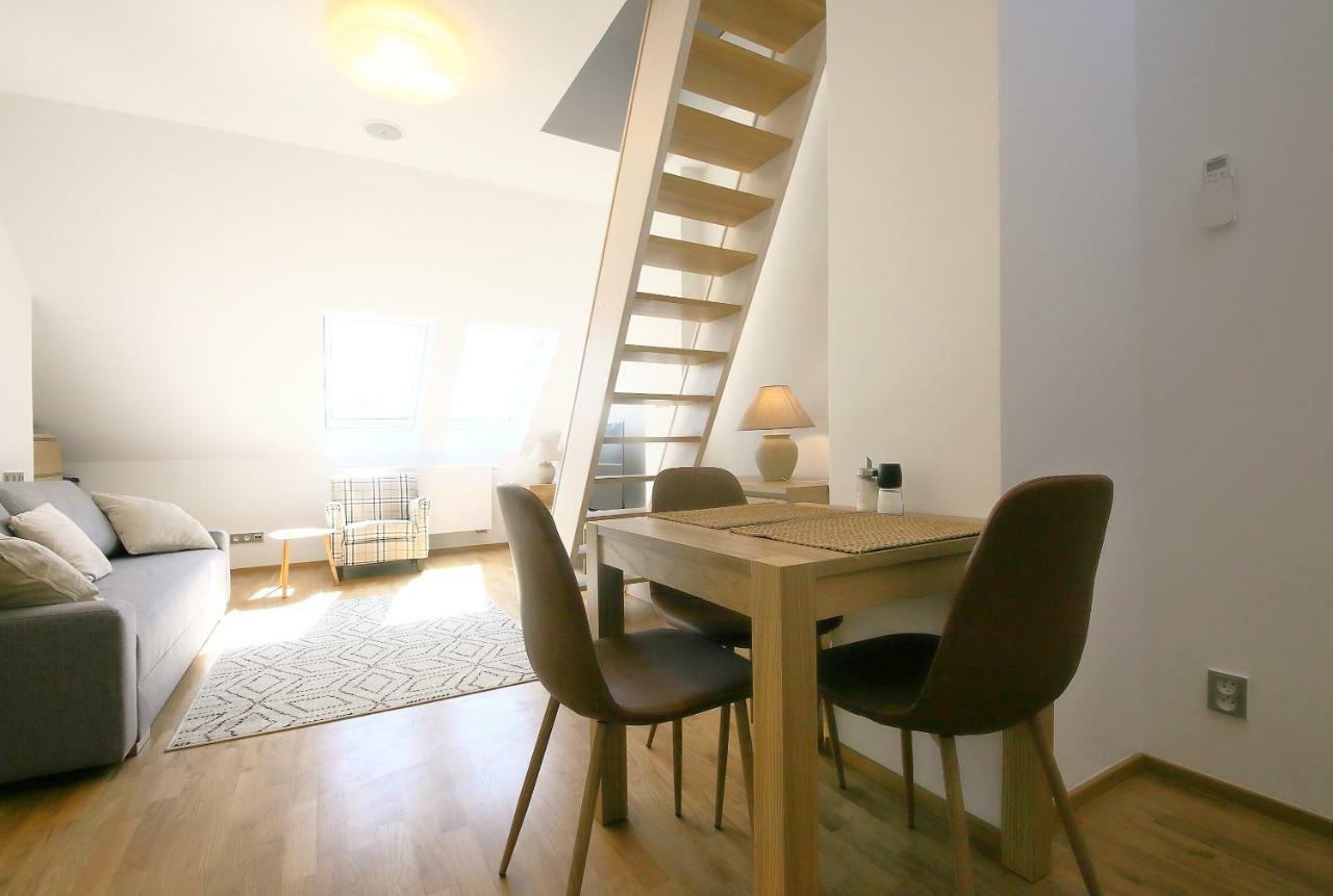Prague Expat House Apartamento Exterior foto