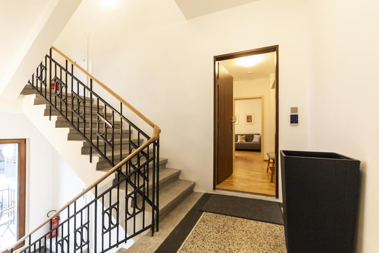 Prague Expat House Apartamento Exterior foto